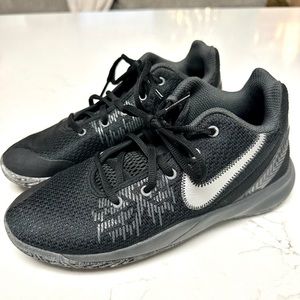 Kids Nike Kyrie Flytrap II Basketball Shoes- Size US 4.5